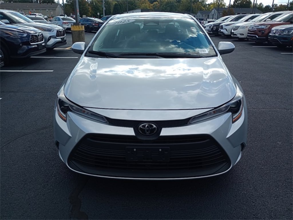 Certified 2025 Toyota Corolla LE Sedan