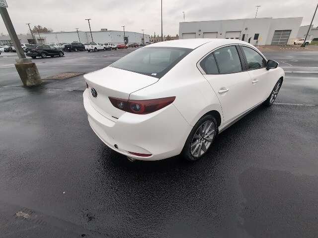 2022 Mazda Mazda3 Select photo 3