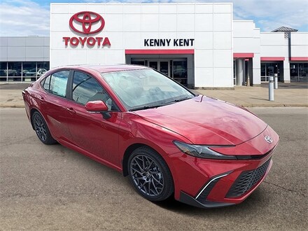 2025 Toyota Camry SE Sedan