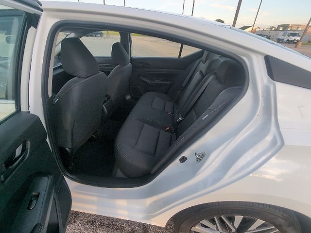 2025 Nissan Altima SV - Photo 9