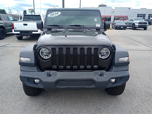2020 Jeep Wrangler Unlimited Sport Altitude photo 2