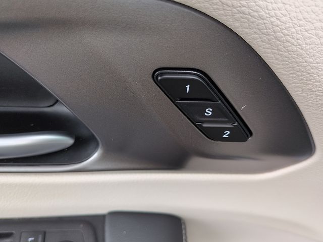 2024 Chrysler Pacifica Touring L - Photo 15