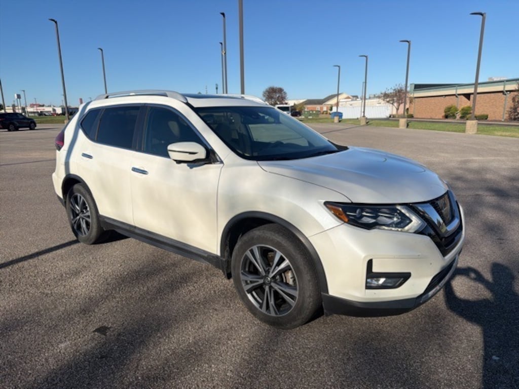 Used 2017 Nissan Rogue SL SUV