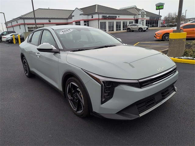 2025 Kia K4 EX's photo