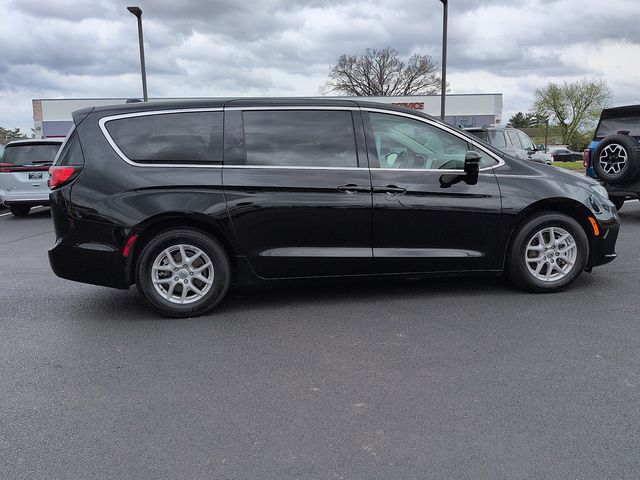 2024 Chrysler Pacifica Touring L - Photo 8