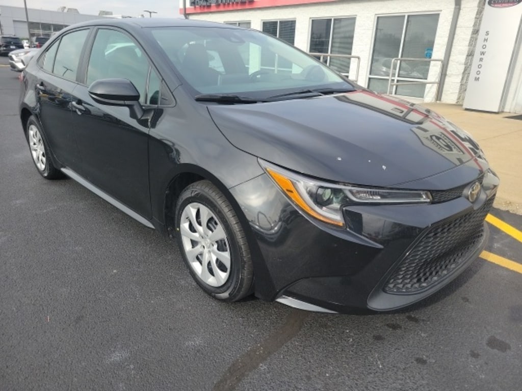 Used 2021 Toyota Corolla LE Sedan