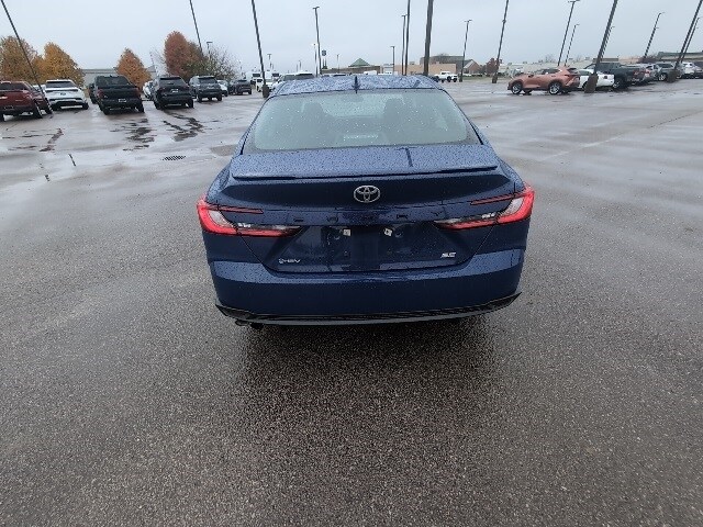 2025 Toyota Camry SE photo 4