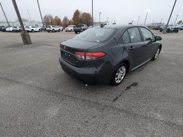 2024 Toyota Corolla LE photo 2