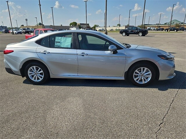 2026 Toyota Camry LE photo 2