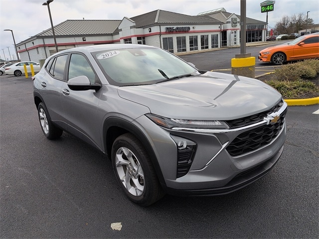 2024 Chevrolet Trax LS's photo