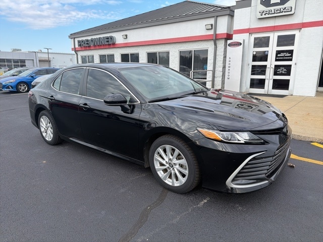 2023 Toyota Camry LE's photo