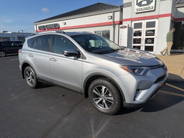 2017 Toyota RAV4 XLE's photo