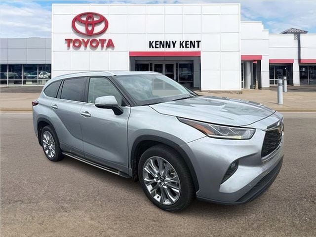 Celestial Silver 2021 Toyota Highlander SUV / Crossover All-Wheel Drive 8-Speed Automatic