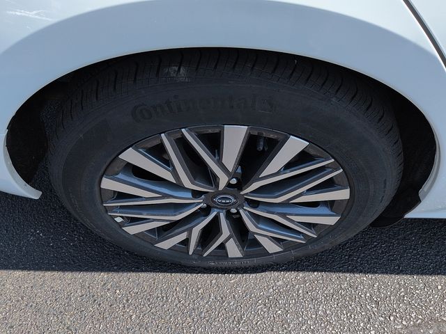 2025 Nissan Altima SV - Photo 9