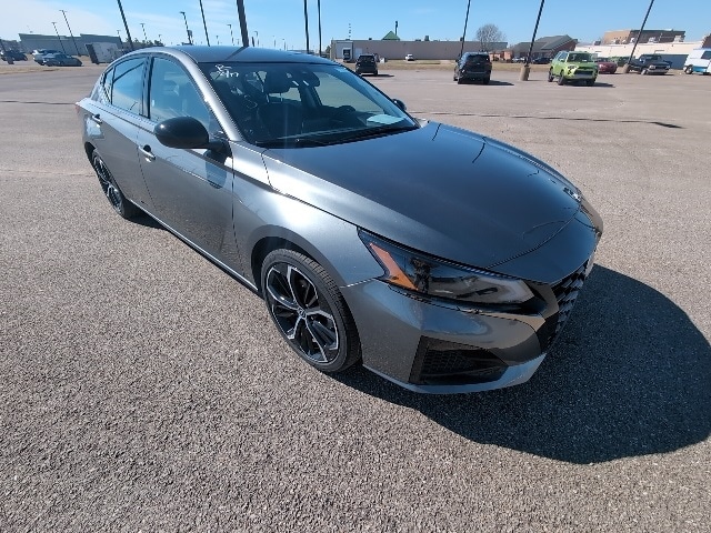 2025 Nissan Altima SR