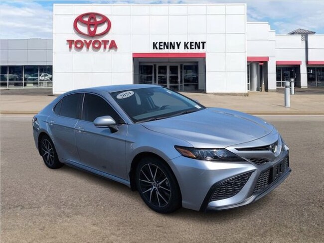 2024 Toyota Camry SE Sedan