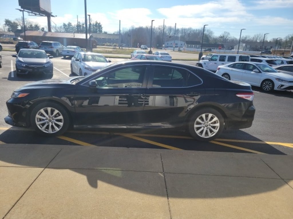 Used 2018 Toyota Camry LE Sedan