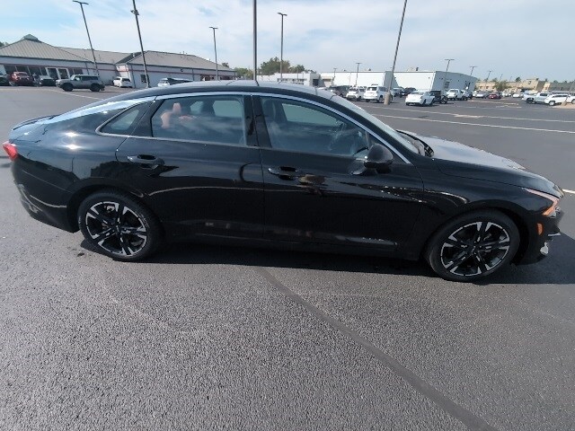2024 Kia K5 GT-Line photo 2