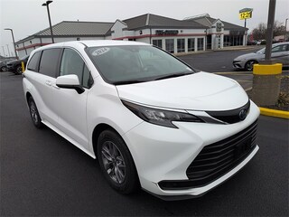 2024 Toyota Sienna LE Van Passenger Van