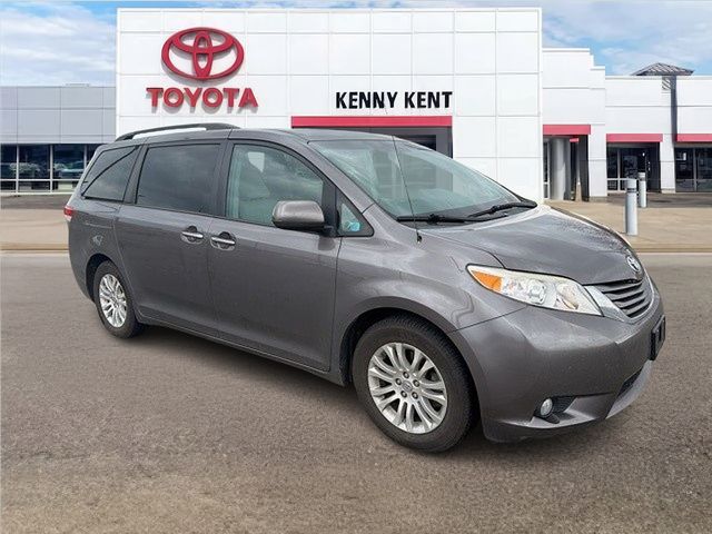 2013 Toyota Sienna XLE 7-Passenger