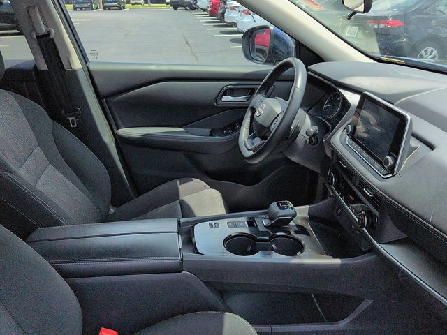 2025 Nissan Rogue SV - Photo 10