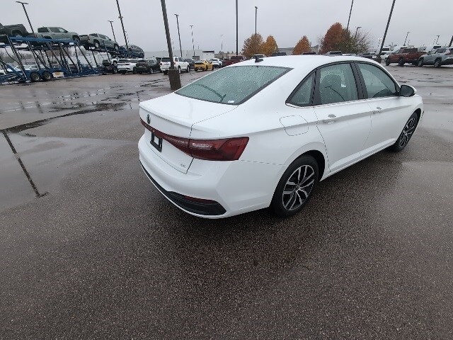 2025 Volkswagen Jetta 1.5T SE photo 2