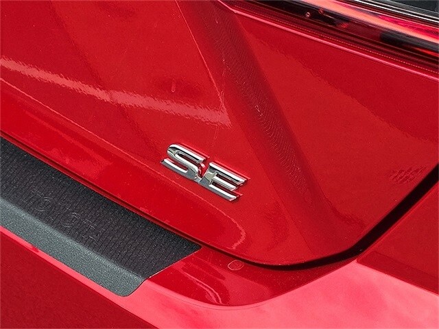2025 Toyota Camry SE photo 4