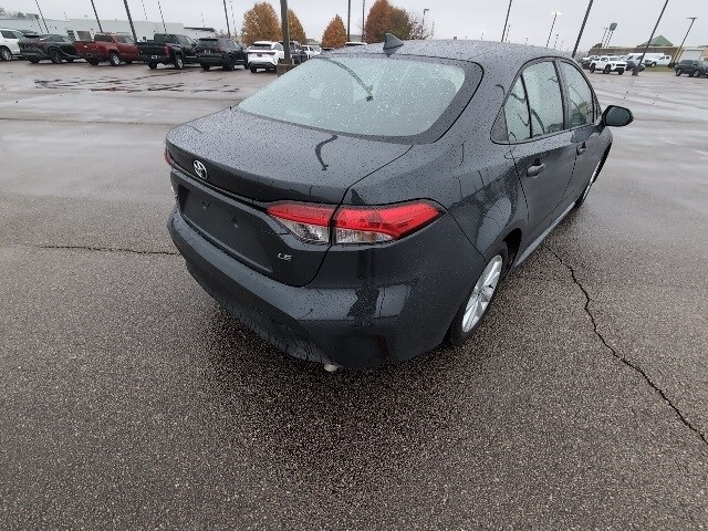 2025 Toyota Corolla LE photo 3