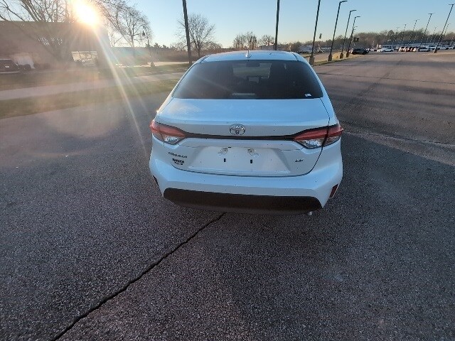 2024 Toyota Corolla LE photo 4