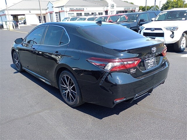 2022 Toyota Camry SE photo 4
