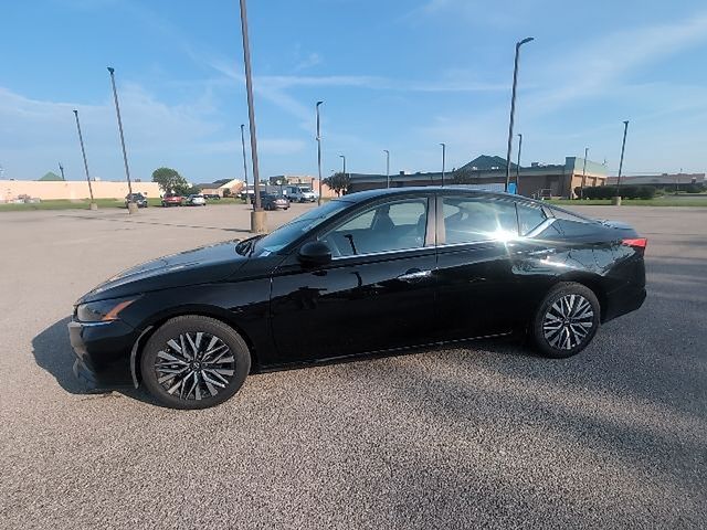 2025 Nissan Altima SV - Photo 8