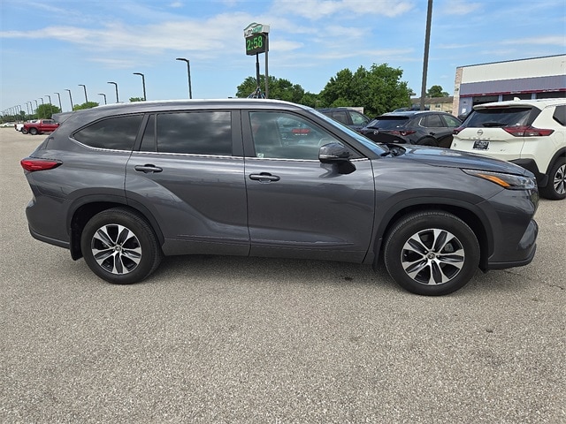 Certified 2023 Toyota Highlander XLE with VIN 5TDKDRAH0PS036199 for sale in Evansville, IN