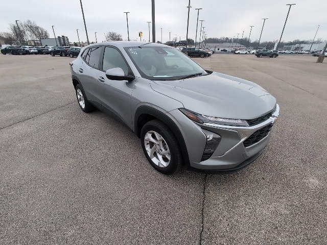 2024 Chevrolet Trax LS's photo