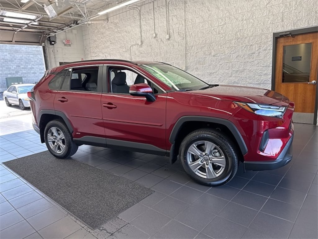 New 2025 Toyota RAV4 Hybrid XLE SUV