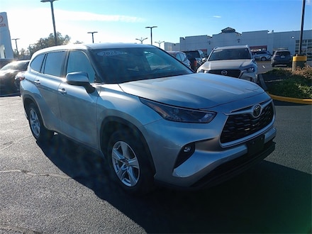 2025 Toyota Highlander LE SUV