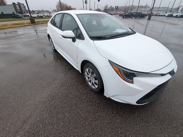 2025 Toyota Corolla LE's photo