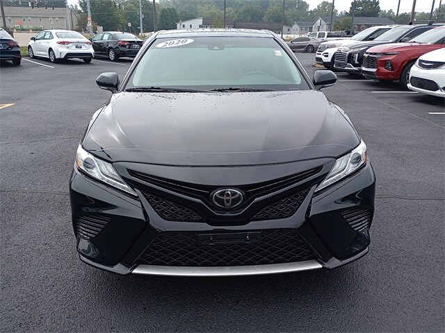 2020 Toyota Camry XSE photo 2