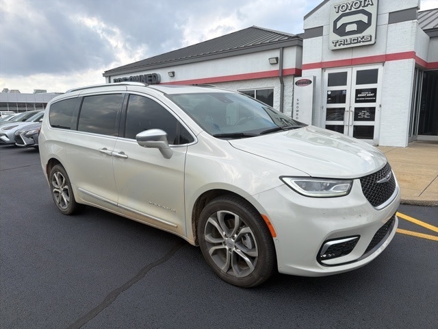 2021 Chrysler Pacifica Pinnacle's photo