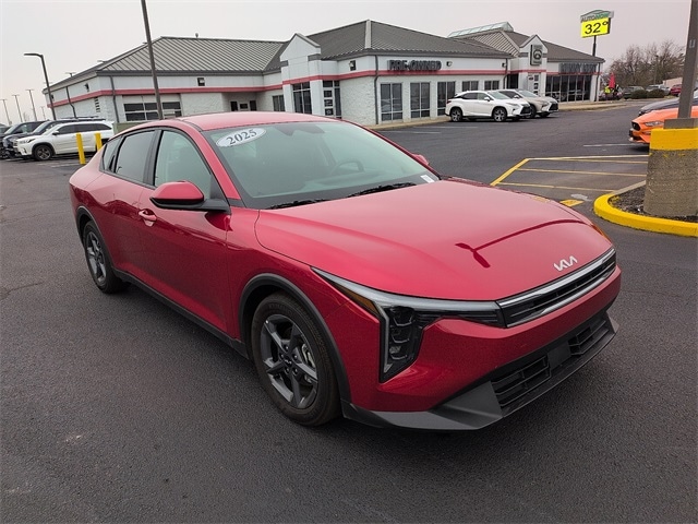 2025 Kia K4 LXS's photo