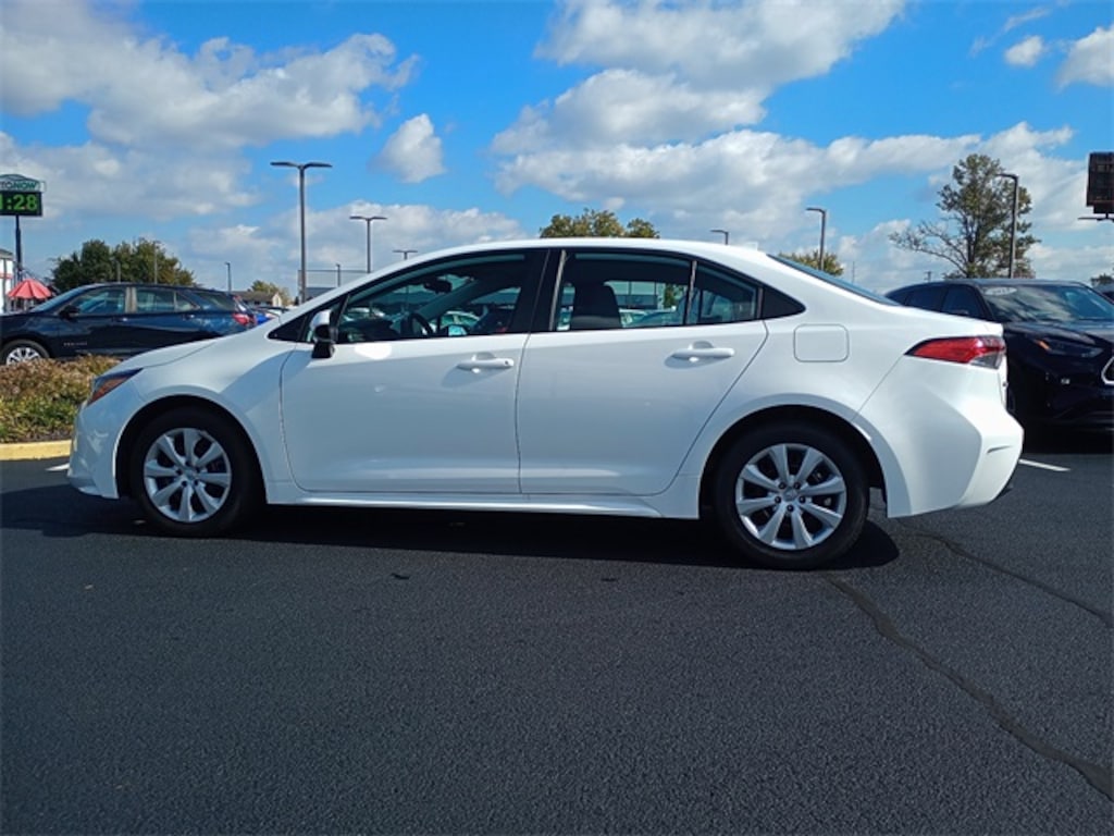 Certified 2025 Toyota Corolla LE Sedan