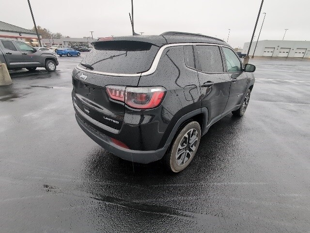 2022 Jeep Compass Limited photo 2