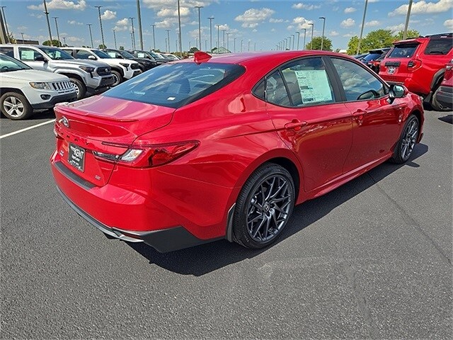 2025 Toyota Camry SE photo 3