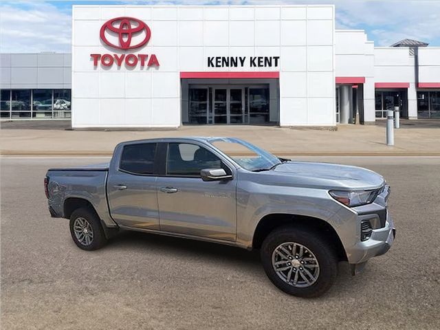 Sterling Gray 2024 Chevrolet Colorado LT Crew Cab RWD Pickup Truck 4X2 8-Speed Automatic