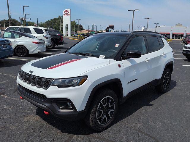 2025 Jeep Compass Trailhawk - Photo 3