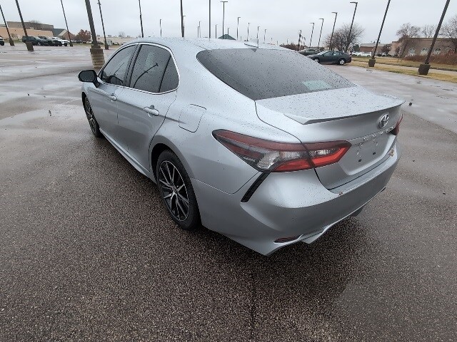 2024 Toyota Camry SE photo 4