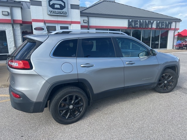 Used 2016 Jeep Cherokee Latitude with VIN 1C4PJLCB2GW127656 for sale in Evansville, IN