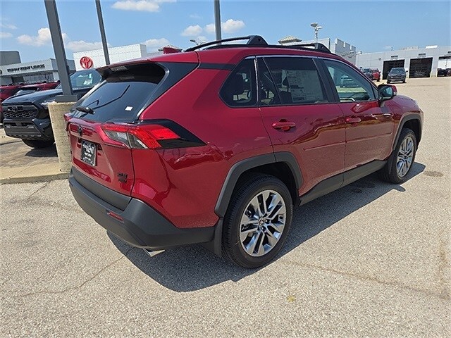 2025 Toyota RAV4 XLE Premium photo 3