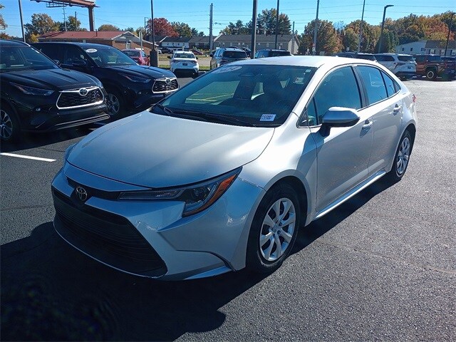 2024 Toyota Corolla LE photo 3
