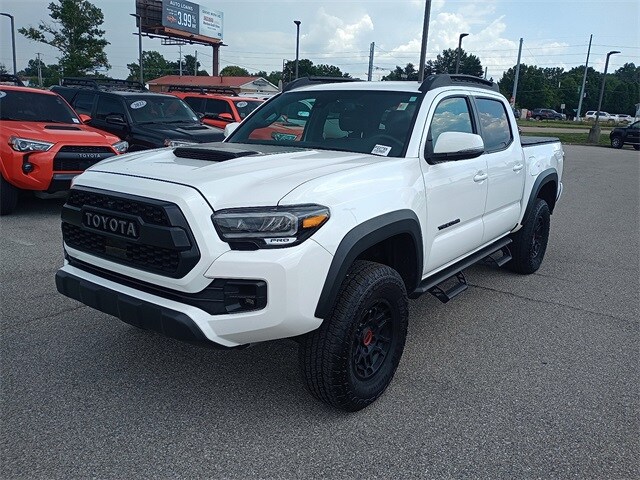 2023 Toyota Tacoma TRD Pro photo 3