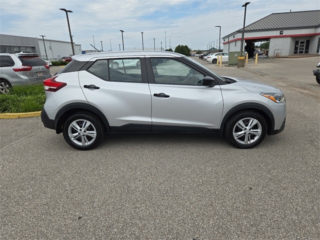 Used 2020 Nissan Kicks S with VIN 3N1CP5BV2LL553564 for sale in Evansville, IN